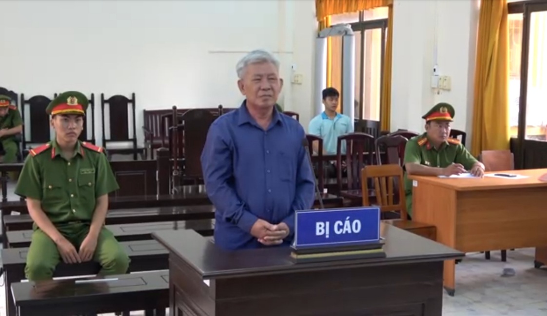 Hồng đã giả mạo chữ ký lừa đảo bán đất ở Phú Quốc. Ảnh: Xuân Nhi