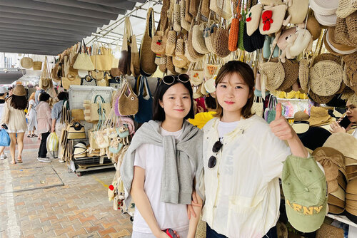 Korean tourists visit and shop at Han market, Da Nang city. Photo: Mai Huong