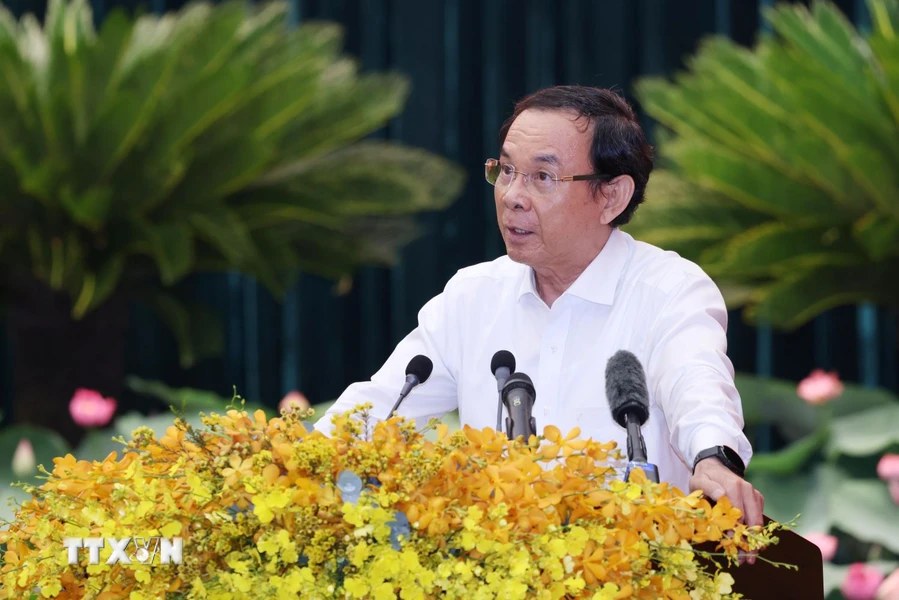 Politburo member, Secretary of Ho Chi Minh City Party Committee Nguyen Van Nen spoke at the Conference. Photo: TTXVN