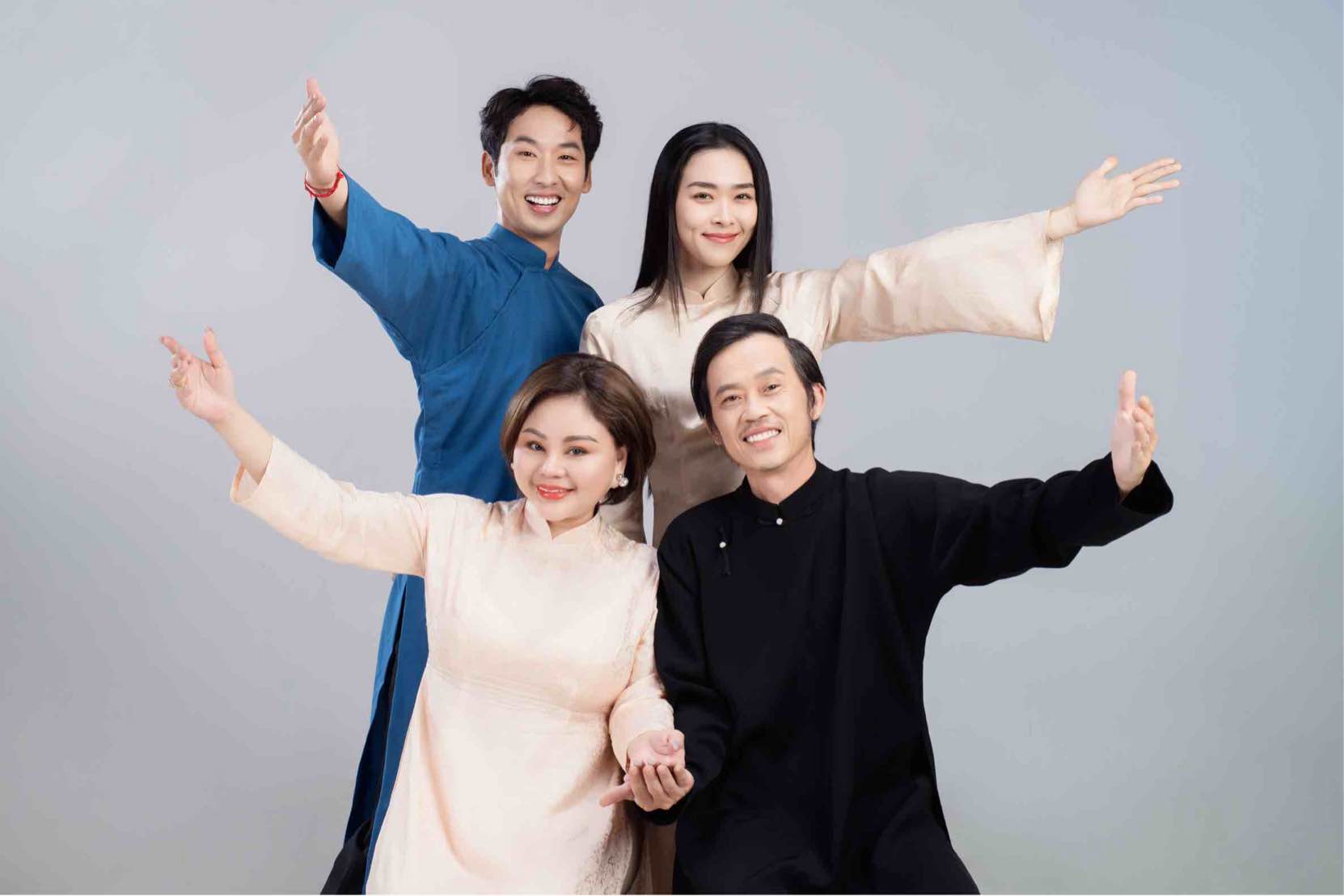 New photo set of Meritorious Artist Hoai Linh and the cast of the movie "Get Rich with Ghosts". Photo: NSX