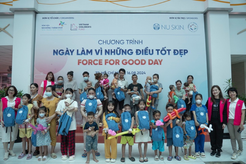 Nu Skin tài trợ hơn 200 triệu đồng cho trẻ em tại Bệnh viện Nhi đồng. Ảnh: DN cung cấp