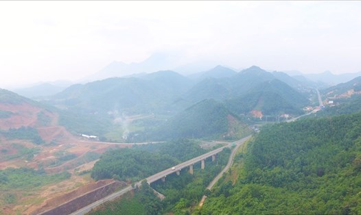 Tỉnh Hòa Bình đang nỗ lực khởi công cao tốc Hòa Bình - Mộc Châu trước ngày 2.9. Ảnh: Minh Nguyễn