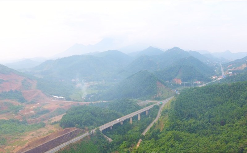 Tỉnh Hòa Bình đang nỗ lực khởi công cao tốc Hòa Bình - Mộc Châu trước ngày 2.9. Ảnh: Minh Nguyễn