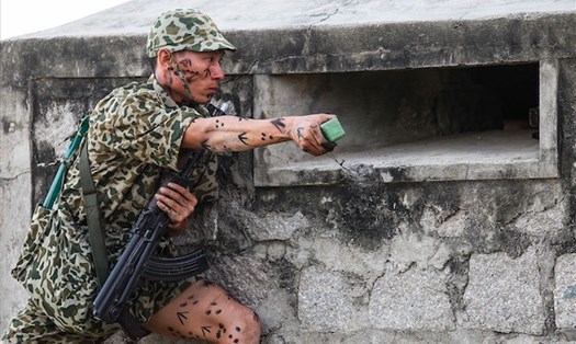 Chiến sĩ đặc công. Ảnh: Tuấn Minh