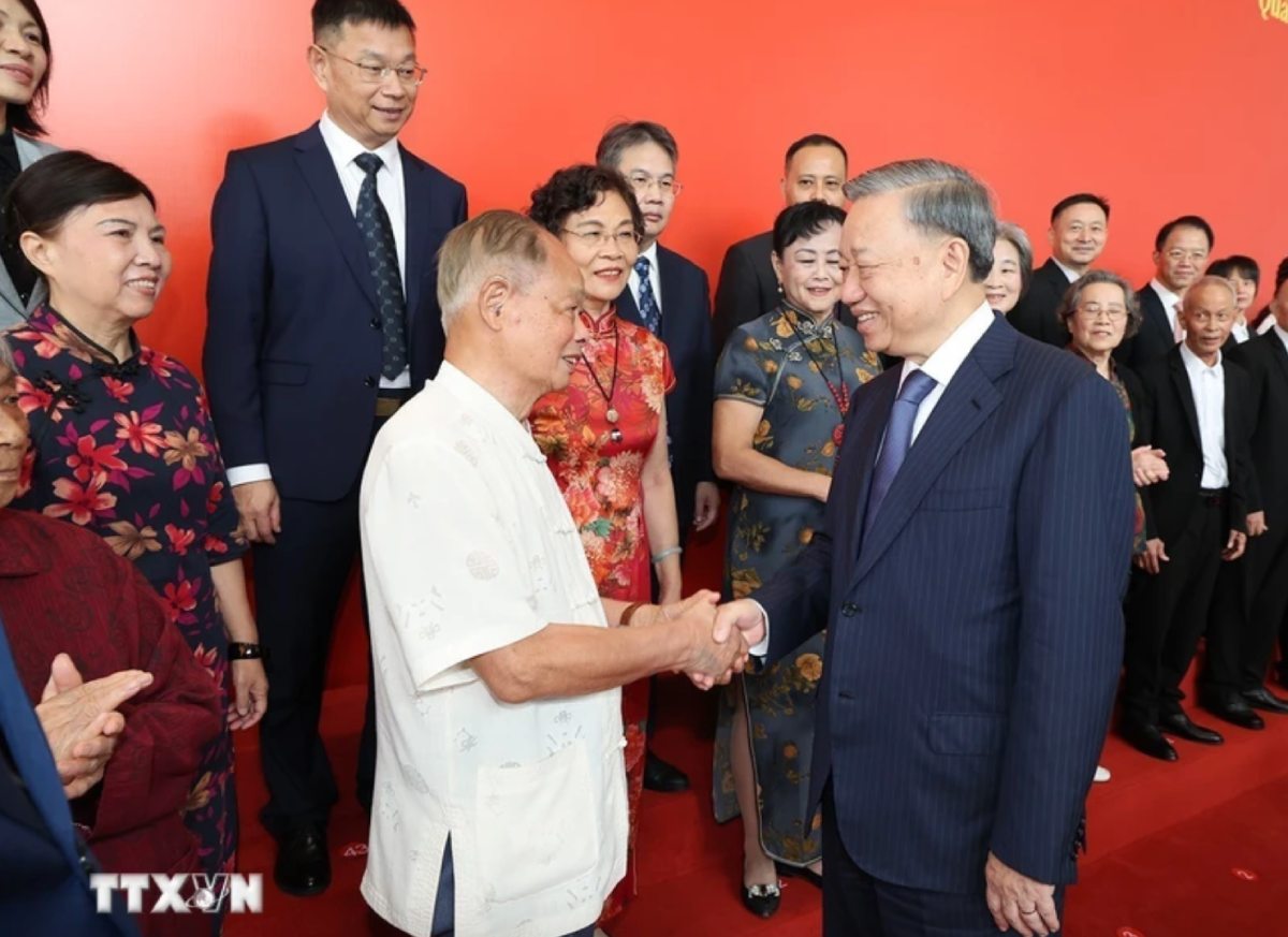 Tổng Bí thư, Chủ tịch nước Tô Lâm gặp gỡ đại diện nhân sĩ hữu nghị Trung Quốc. Ảnh: TTXVN