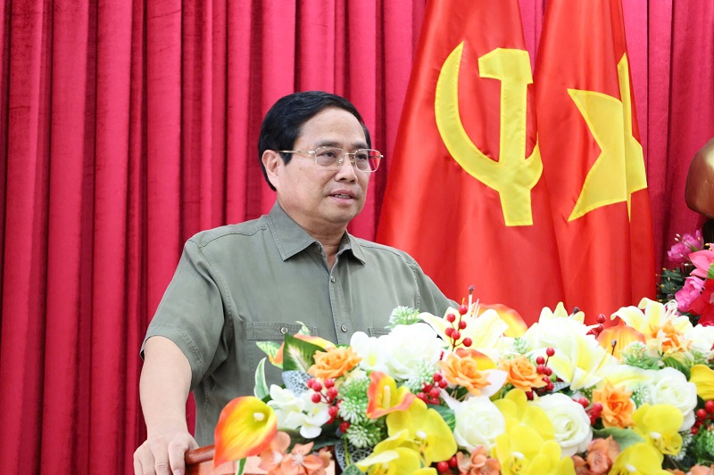 Prime Minister Pham Minh Chinh clearly stated a number of key tasks that Dak Lak provincial authorities at all levels need to carry out in the coming time. Photo: Bao Trung