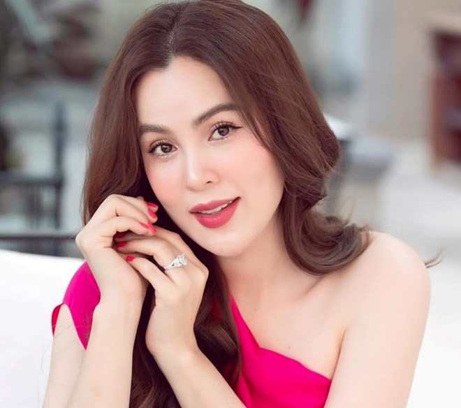 Hoa hậu quý bà Phương Lê bị chỉ trích dữ dội vì chế lời Quốc ca. Ảnh: Chụp màn hình