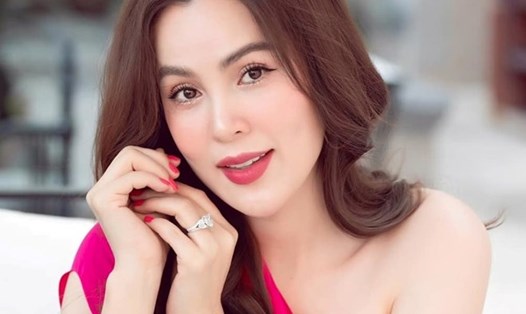 Hoa hậu quý bà Phương Lê bị chỉ trích dữ dội vì chế lời Quốc ca. Ảnh: Chụp màn hình