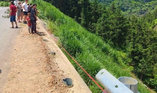 Hiện trường vụ xe ôtô lao xuống vực khiến 2 người thương vong ở Hà Giang.