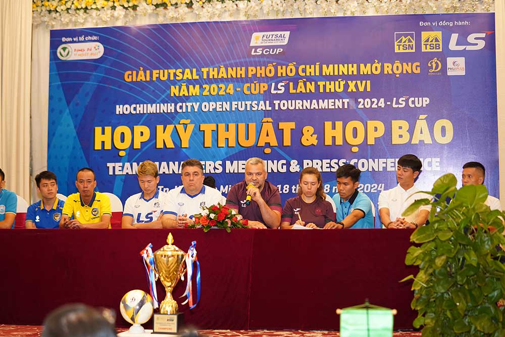 Họp báo trước giải futsal TPHCM mở rộng 2024. Ảnh: An Khanh