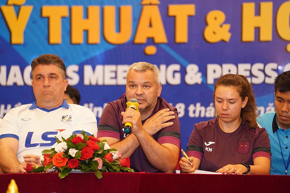 Anderlecht head coach Luca Craganaz. Photo: An Khanh