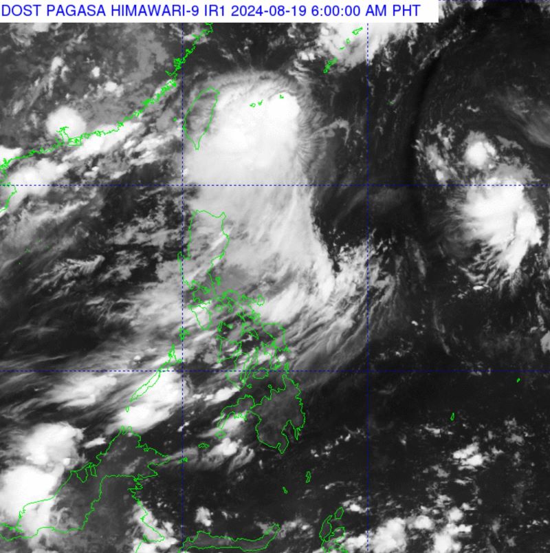 Satellite image of storm and low pressure near the Philippines at 6:00 a.m. (local time) on August 19. Photo: PASAGA