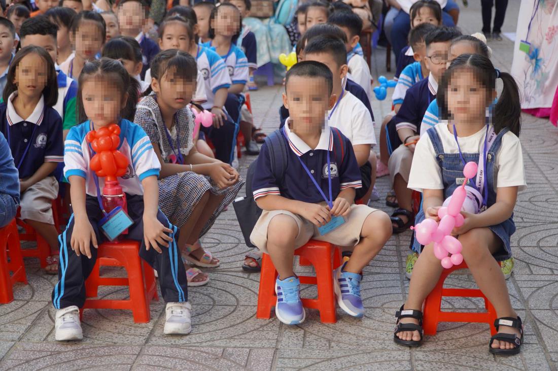 Học sinh lớp 1 Trường Tiểu học Phan Văn Trị (Quận 1) trong ngày tựu trường. Ảnh: Chân Phúc