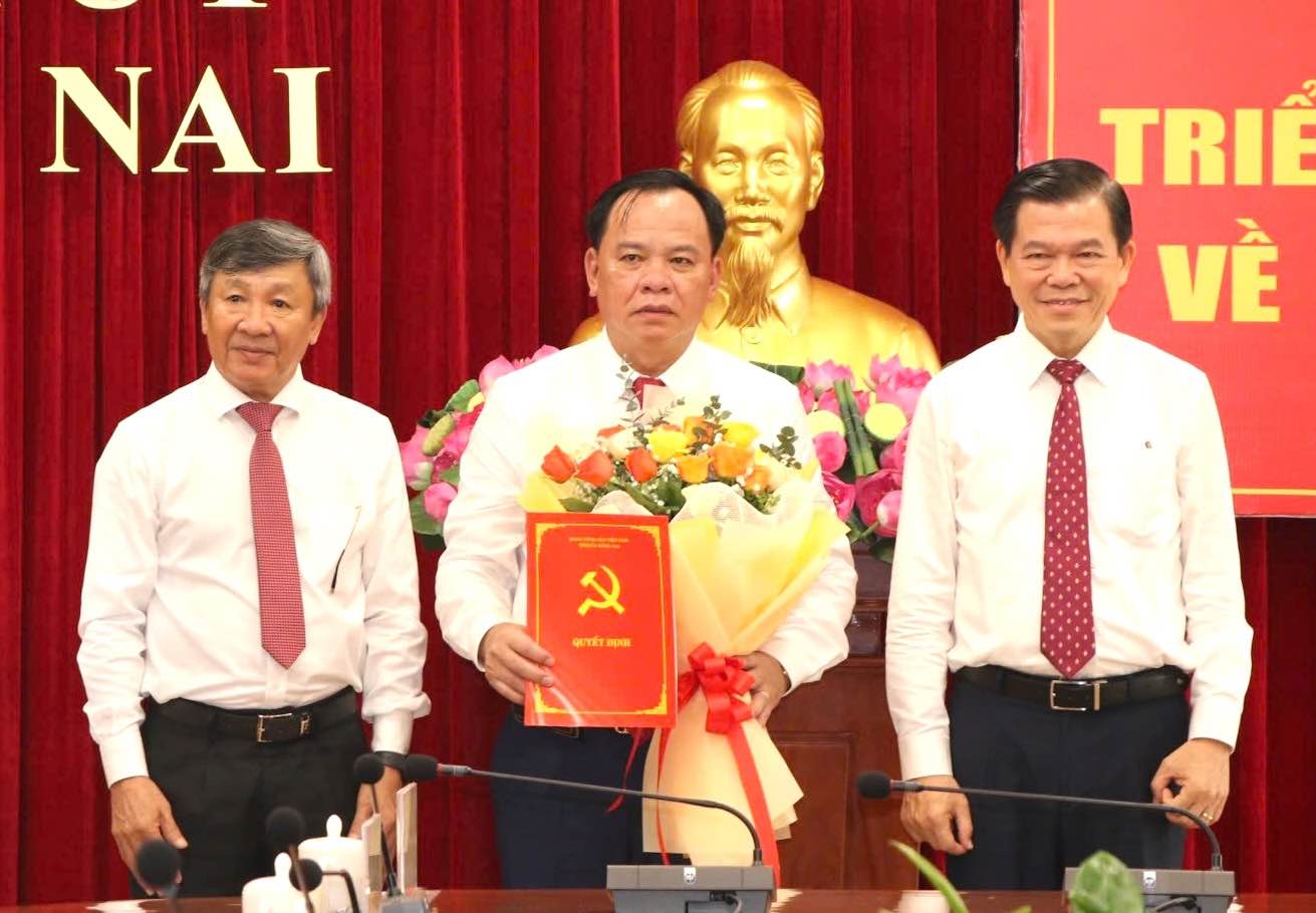 Approved Mr. Vo Tan Duc to hold the position of Deputy Secretary of Dong Nai Provincial Party Committee. Photo: HAC