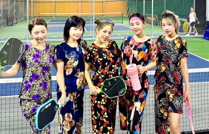 Image hình ảnh hình ảnh hình ảnh Quỳnh Kool - Quỳnh Kool bị chỉ trích vì trang phục chơi pickleball