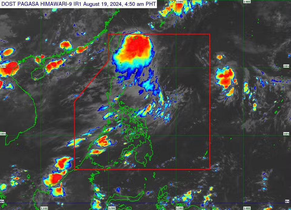 Satellite images show that the center of tropical storm Dindo is located 640km northeast of Itbayat, Batanes, Philippines. Photo: PAGASA