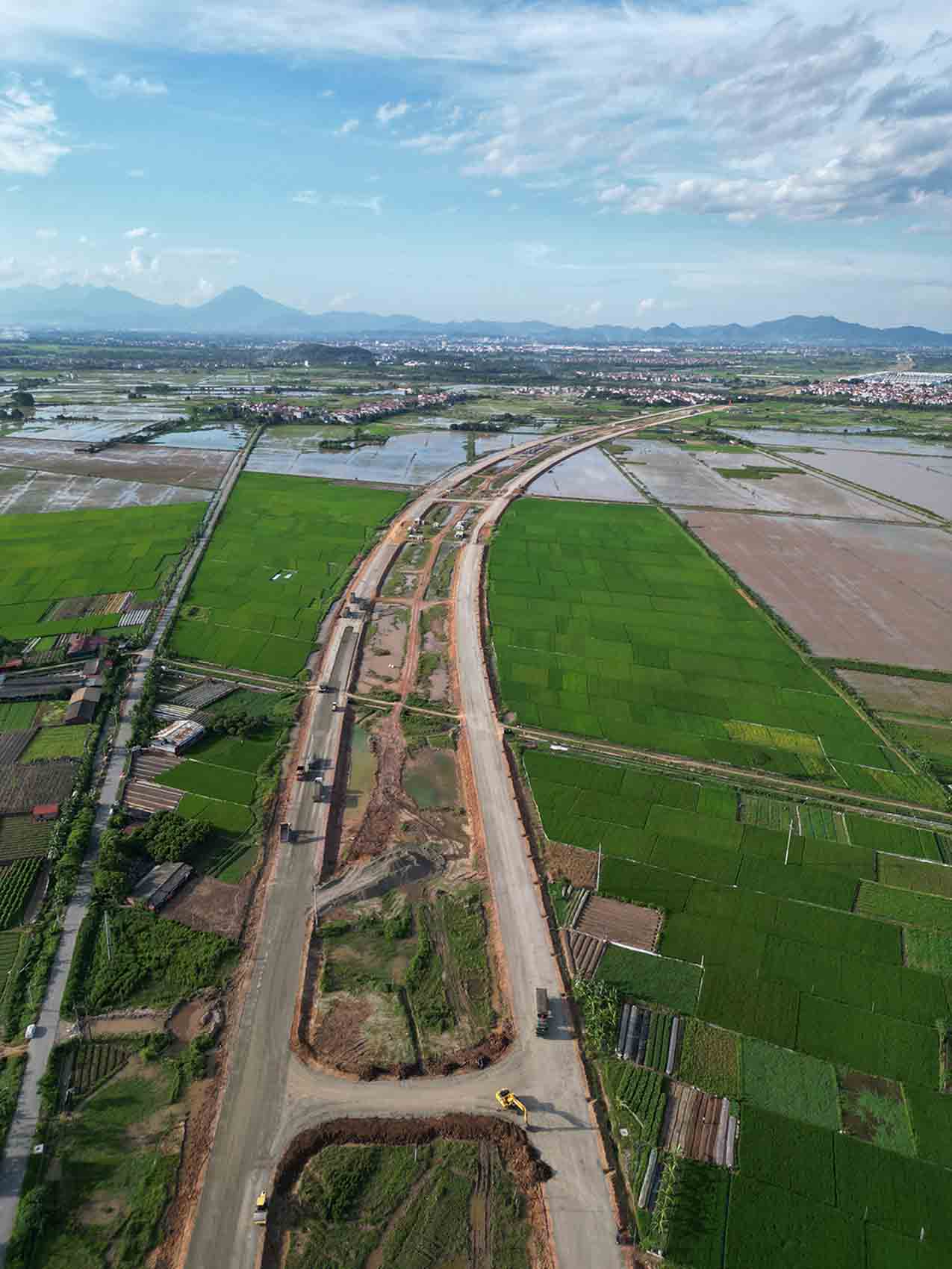 Beltway 4 of the Capital Region, section through Me Linh district (Hanoi), August 2024. Photo: Huu Chanh