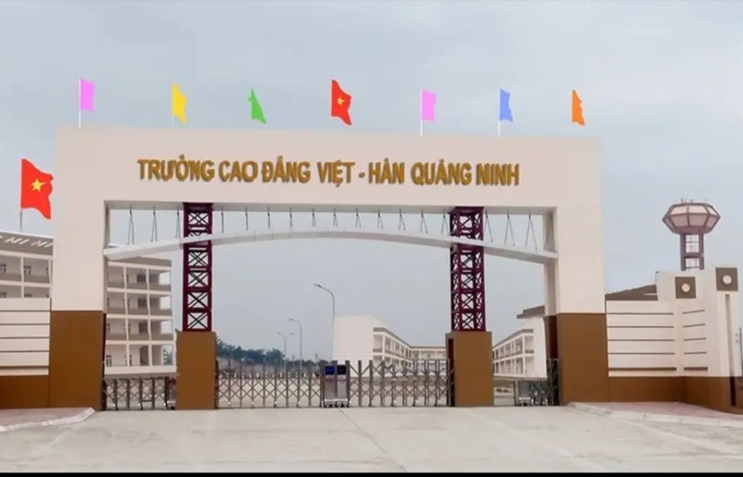 Trường Cao đẳng Việt - Hàn Quảng Ninh - nơi xảy ra vụ hiệu trưởng nghi rơi từ lầu cao tử vong. Ảnh: Trường Cao đẳng Việt - Hàn Quảng Ninh