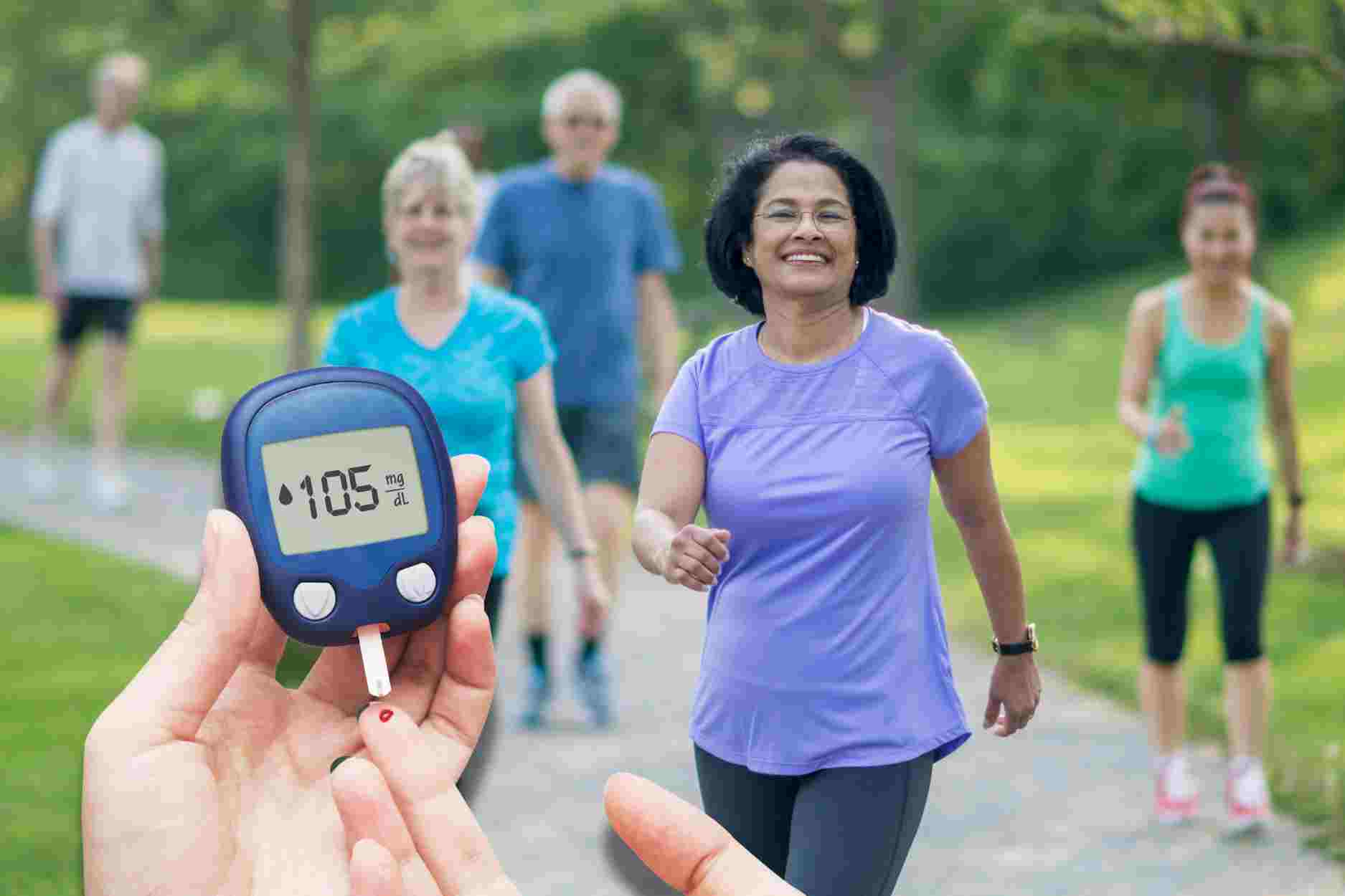 Tác dụng của việc đi bộ sau khi ăn với người đường huyết cao
