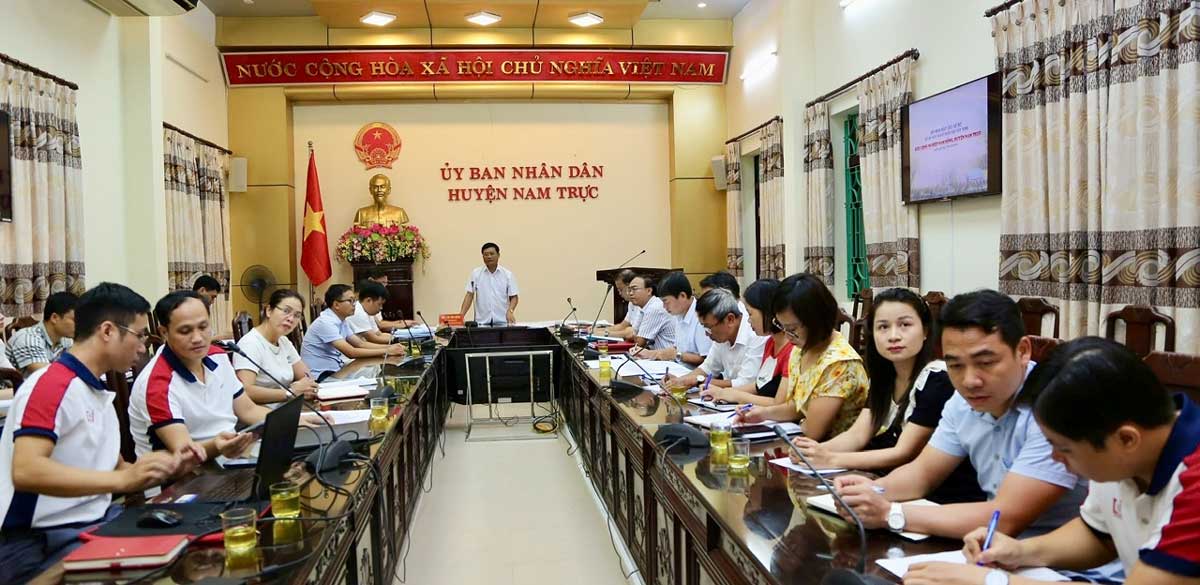 Hội nghị báo cáo sơ bộ đồ án quy hoạch phân khu xây dựng khu công nghiệp Nam Hồng (huyện Nam Trực, tỉnh Nam Định). Ảnh: Cổng TTĐT huyện Nam Trực