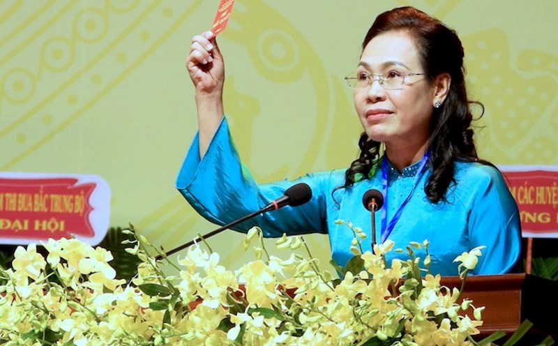 Ms. Pham Thi Han was re-elected to the Vietnam Fatherland Front Committee of Quang Binh province for the 2024-2029 term. Photo: T. Hoang