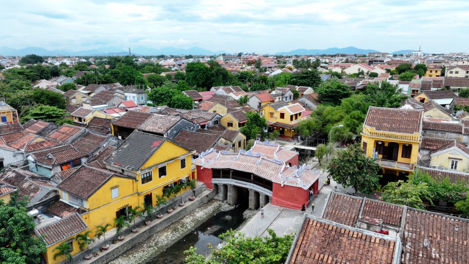 Diện mạo mới của Chùa Cầu. Ảnh: Mai Thành Chương