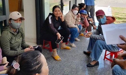 Tình cảnh đòi nợ BHXH của tập thể người lao động FLC Quy Nhơn Golf & Resrt. Ảnh: NVCC.