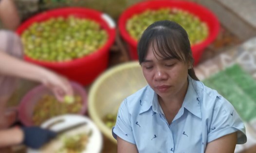 Nhiều nhân viên kế toán trường học phải làm đủ nghề “tay trái” để trang trải cuộc sống. Ảnh: Lương Hạnh