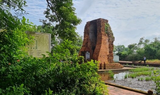 Tháp cổ Vĩnh Hưng (Bạc Liêu) sẽ được mở rộng sau khi được công nhận di tích quốc gia đặc biệt. Ảnh: Nhật Hồ