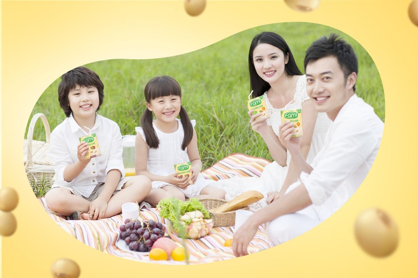 Suitable for all ages, satisfying all tastes, it can only be soy milk. Photo: Fami