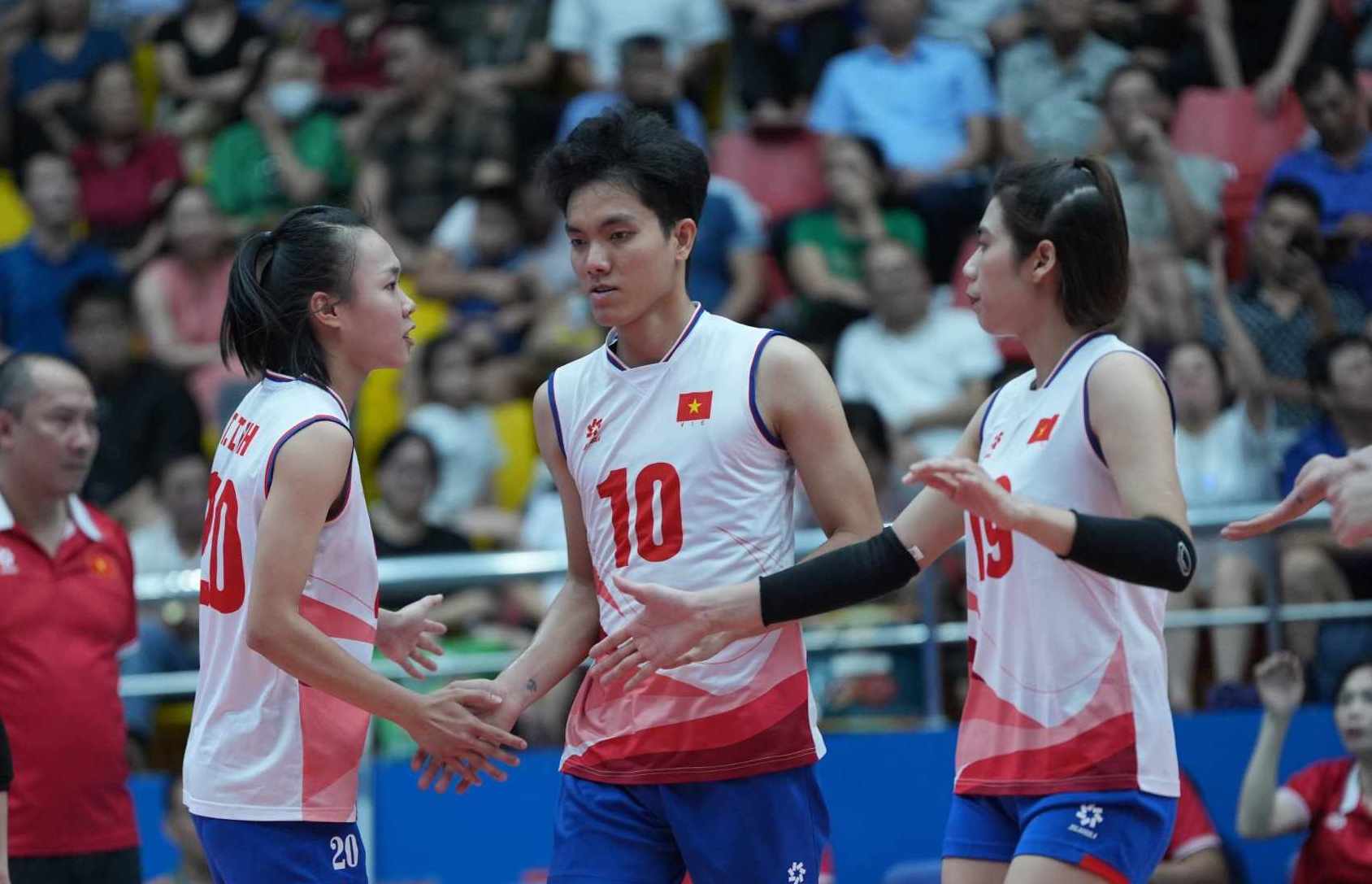 Vietnam women's volleyball team won set 3. Photo: VFV