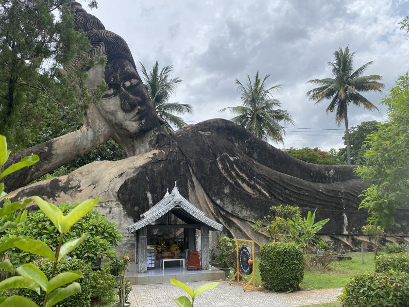 Chàng trai Việt kỷ niệm lần đầu đi Lào một mình