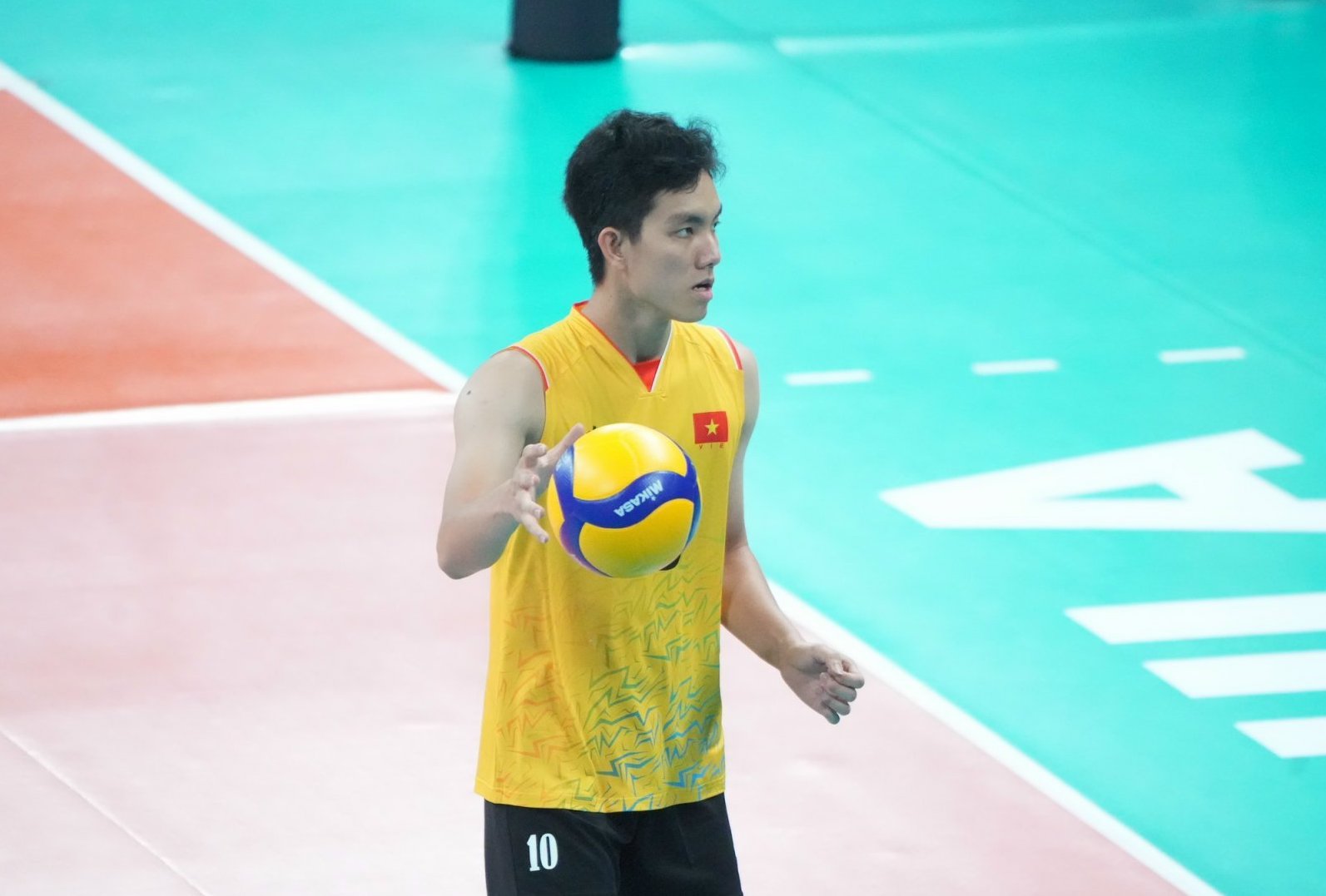 Nguyễn Thị Bích Tuyền trong màu áo tuyển bóng chuyền nữ Việt Nam. Ảnh: VFV