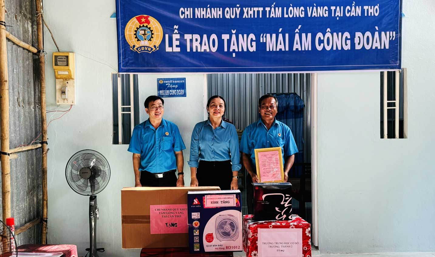 Lễ trao tặng Mái ấm Công đoàn cho đoàn viên Nguyễn Thanh Hồ 