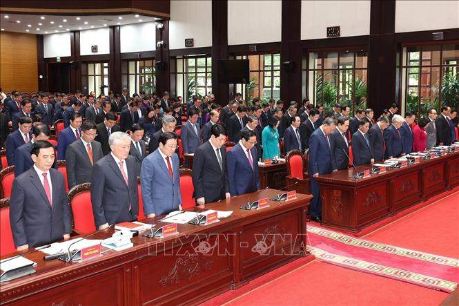 The conference observed a minute of silence to commemorate General Secretary Nguyen Phu Trong. Photo: Tri Dung/TTXVN