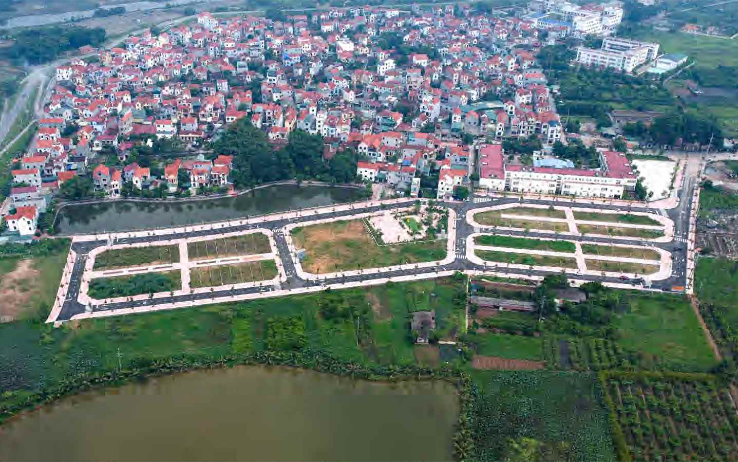 The land lots were auctioned by Hoai Duc district this time. Photo: Cao Nguyen.