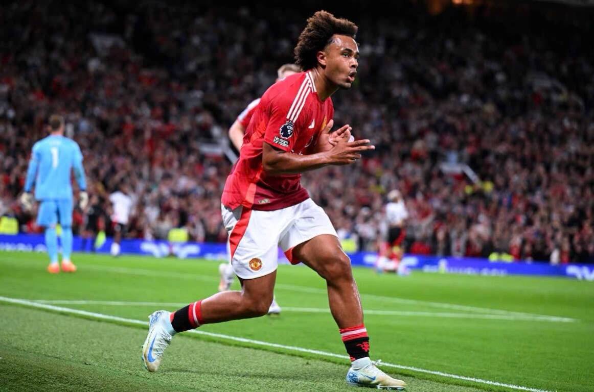 Joshua Zirkzee's signature celebration move. Photo: Manchester United