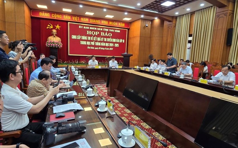 Toàn cảnh buổi họp báo do UBND tỉnh Thái Bình tổ chức. Ảnh: Trung Du