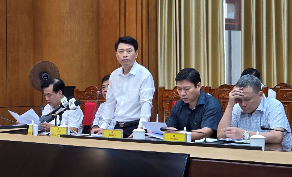 Ông Đặng Xuân Phong - Phó Giám đốc Sở Giáo dục và Đào tạo Thái Bình phát biểu tại buổi họp báo. Ảnh: Trung Du