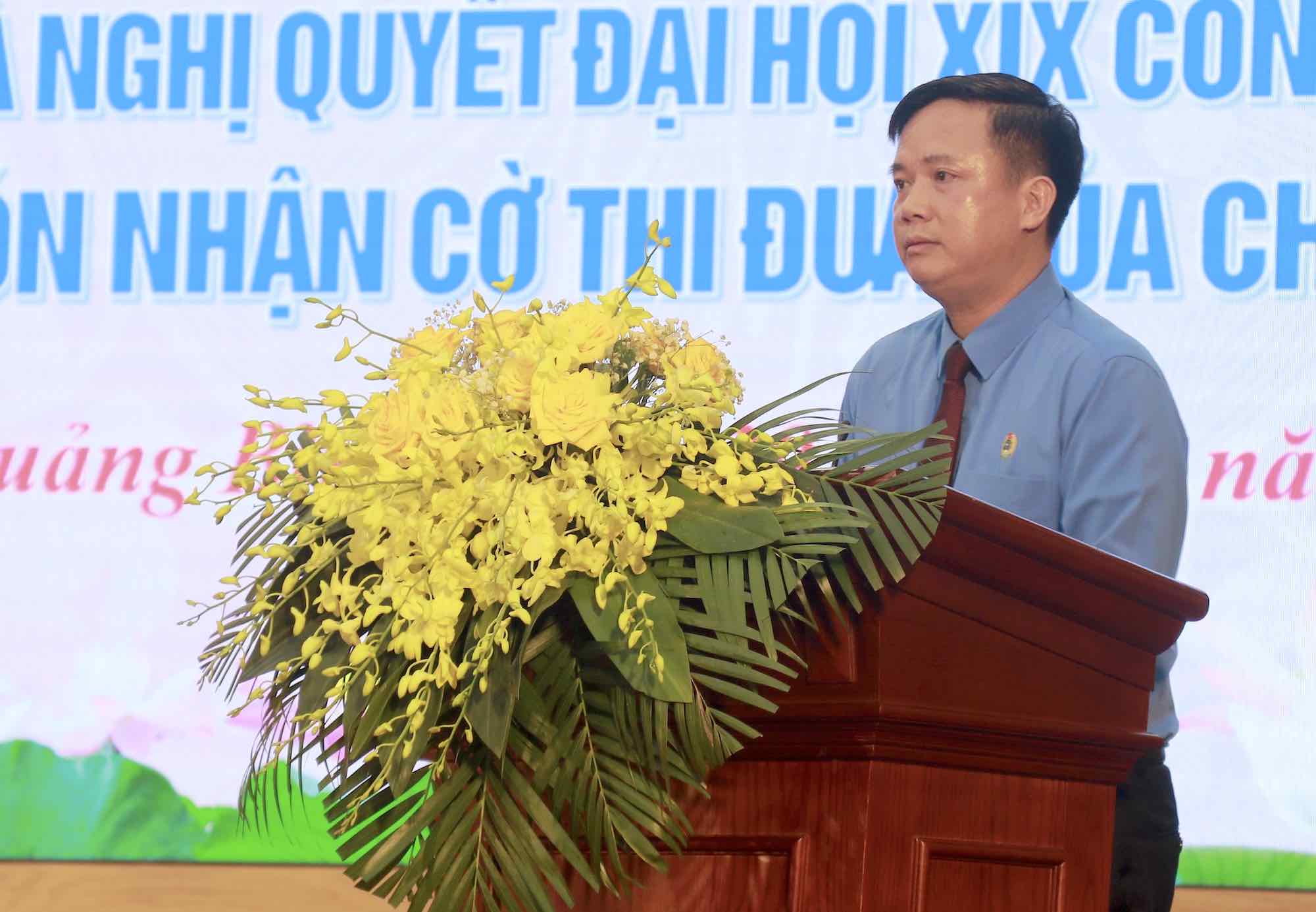 Chairman of the Confederation of Labor of Quang Binh province Pham Tien Nam spoke at the ceremony. Photo: Cong Sang