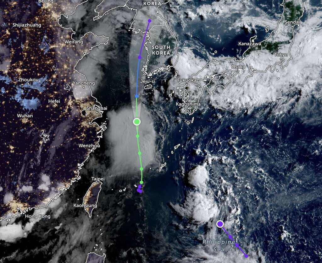 Typhoon Jongdari is continuing to move north. Photo: ZoomEarth