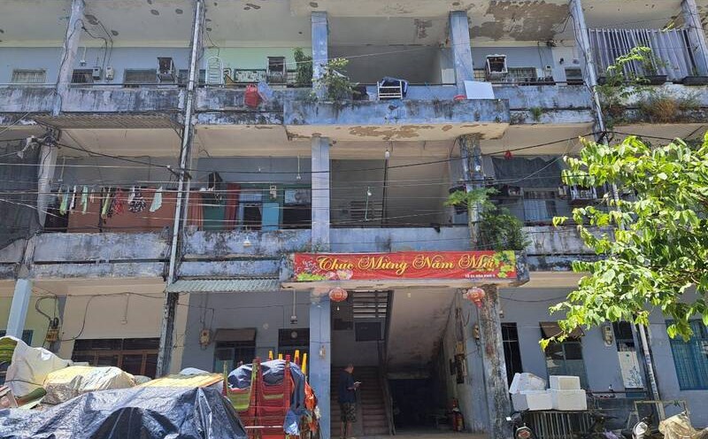 Chung cư Hòa Minh (quận Liên Chiểu, TP Đà Nẵng) xuống cấp nghiêm trọng. Ảnh: Nguyễn Linh