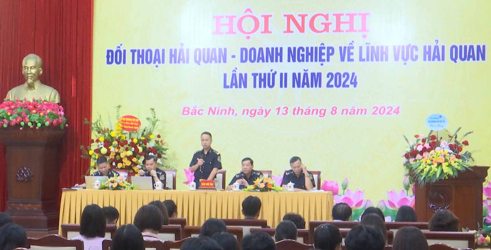Hải quan Bắc Ninh đối thoại với doanh nghiệp ngày 13.8. Ảnh: Vân Trường
