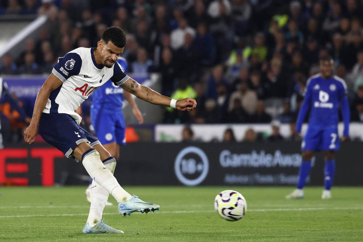 Dominic Solanke has not been able to make his debut yet. Photo: AFP