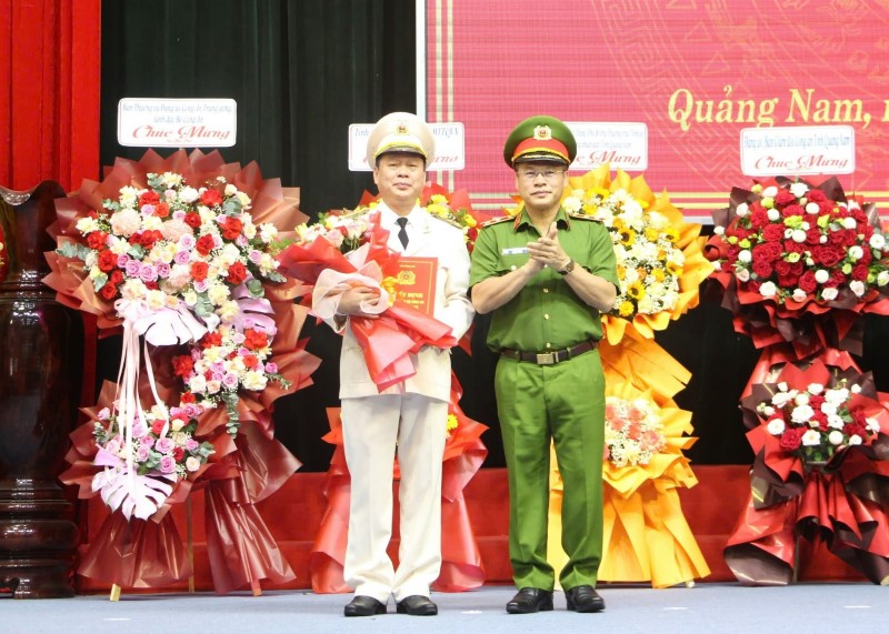 Colonel Nguyen Huu Hop - Former Director of Quang Binh Provincial Police was mobilized and appointed as Director of Quang Nam Provincial Police. Hoang Bin's photo