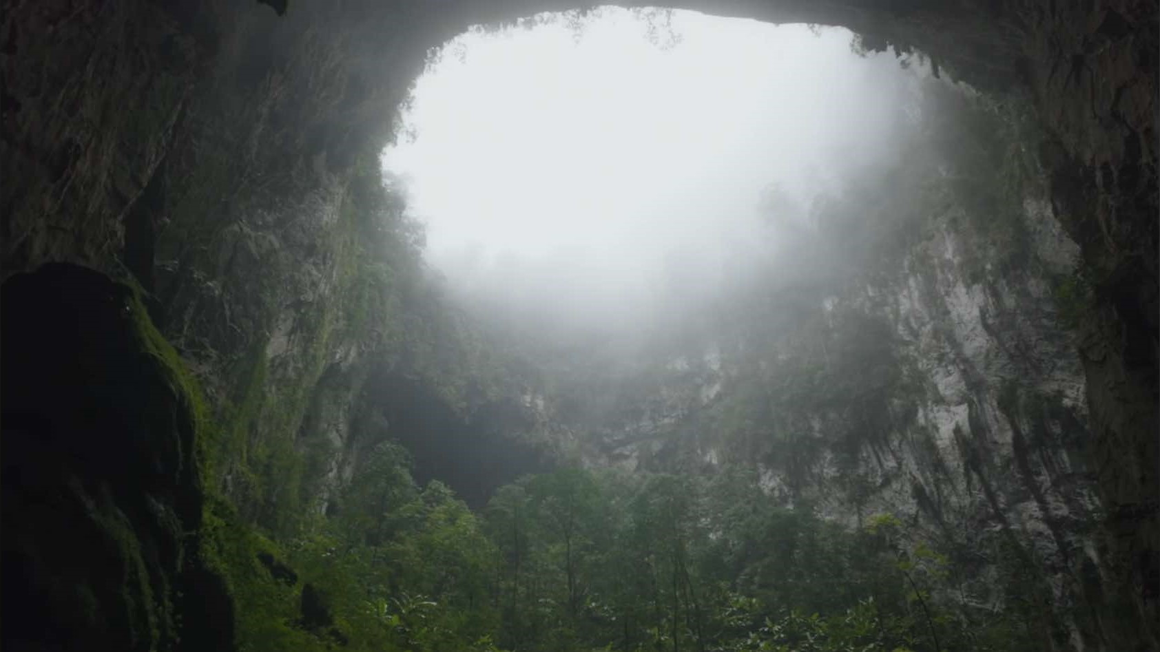 Son Doong Cave can be approached from far and near. Photo: Cut from video