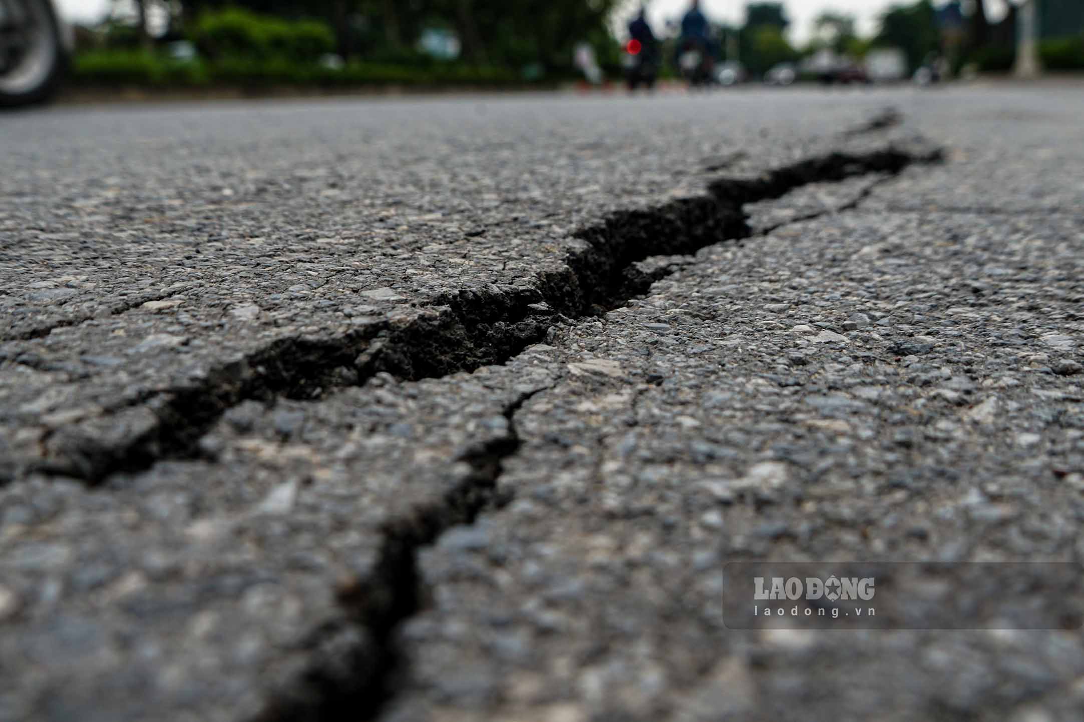 The authorities request the investor to take measures to fix, repair, and return the road surface to its original state before November 30, 2024.