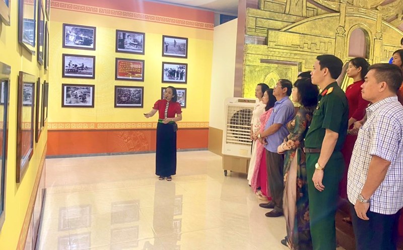 Triển lãm “Dấu ấn của Đại tướng Võ Nguyên Giáp với Điện Biên Phủ” được khai mạc vào ngày 20.8. Ảnh: D. Huy