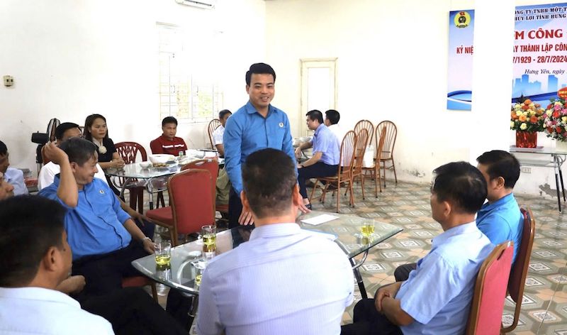 Ông Lê Quang Toản - Chủ tịch LĐLĐ tỉnh Hưng Yên phát biểu tại "Bữa cơm công đoàn". Ảnh: Long Quang