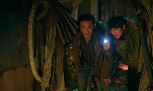 Hwang Jung Min và Jung Hae In trong phim. Ảnh: Nhà sản xuất